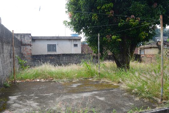 Quintal de casa à venda com 2 quartos, 173m² em Goiânia, Belo Horizonte