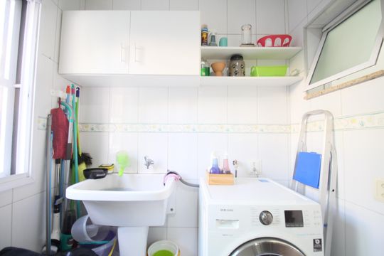 Área de Serviço de casa à venda com 3 quartos, 227m² em Vila Suzana, São Paulo