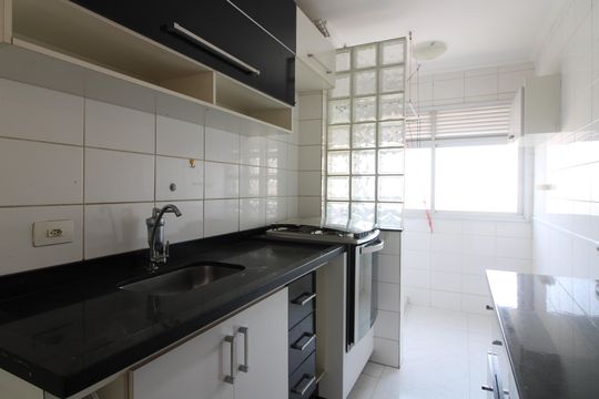 Cozinha de apartamento à venda com 2 quartos, 52m² em Vila Pierina, São Paulo