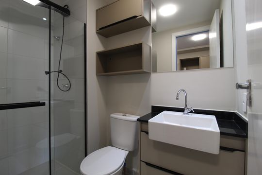 Banheiro de kitnet/studio para alugar com 1 quarto, 25m² em Vila Olímpia, São Paulo