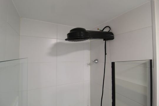Banheiro de kitnet/studio para alugar com 1 quarto, 25m² em Vila Olímpia, São Paulo