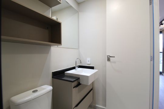 Banheiro de kitnet/studio para alugar com 1 quarto, 25m² em Vila Olímpia, São Paulo