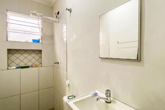 Banheiro de casa para alugar com 1 quarto, 42m² em Jardim Maringa, São Paulo