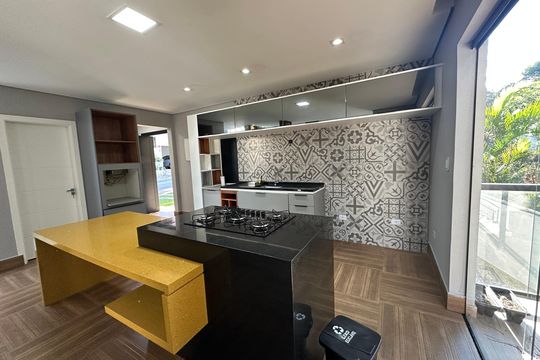 Cozinha de casa de condomínio para alugar com 4 quartos, 400m² em Quintas do Ingaí, Barueri