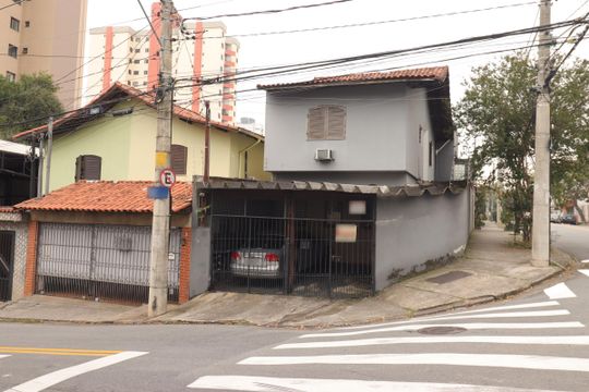 Fachada de casa à venda com 4 quartos, 200m² em Vila Floresta, Santo André