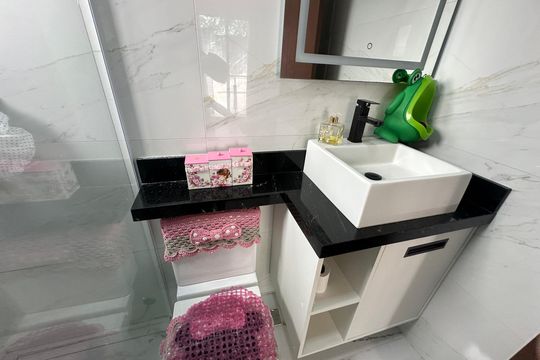 Banheiro da Suíte 2 de casa de condomínio à venda com 5 quartos, 252m² em Suru, Barueri