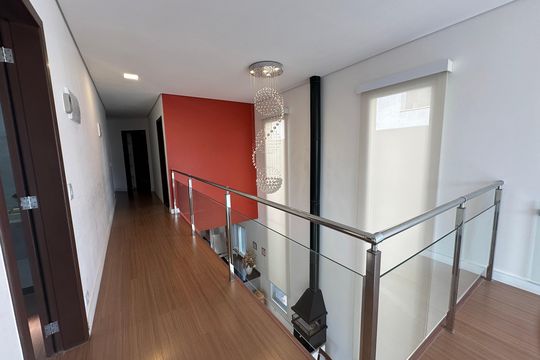 Corredor de casa de condomínio à venda com 5 quartos, 252m² em Suru, Barueri