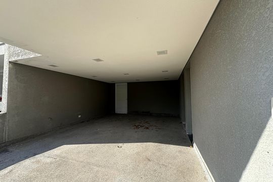 Garagem de casa de condomínio à venda com 5 quartos, 252m² em Suru, Barueri