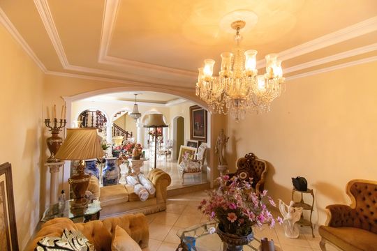 Casa para alugar com 5 quartos, 441m² em Pendotiba, Niterói