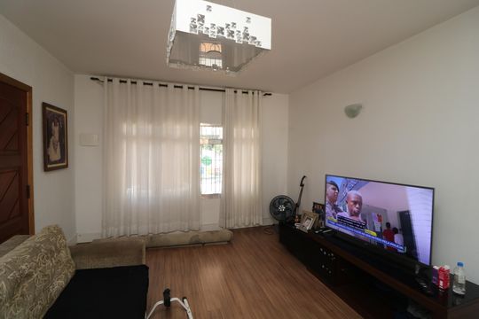 Sala de casa à venda com 3 quartos, 125m² em Jardim Nice, São Paulo