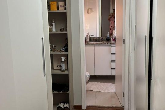 Quarto de apartamento à venda com 3 quartos, 132m² em Tamboré, Santana de Parnaíba