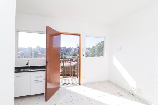 Sala/Cozinha de apartamento para alugar com 1 quarto, 33m² em Cidade Antônio Estêvão de Carvalho, São Paulo