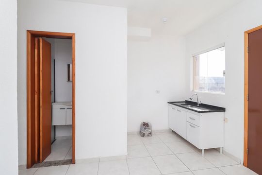 Sala/Cozinha de apartamento para alugar com 1 quarto, 33m² em Cidade Antônio Estêvão de Carvalho, São Paulo