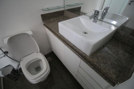 Banheiro  de apartamento à venda com 4 quartos, 225m² em Vila Andrade, São Paulo