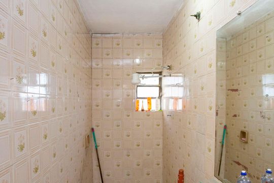 Banheiro Casa 1 de casa à venda com 3 quartos, 180m² em Casa Grande, Diadema