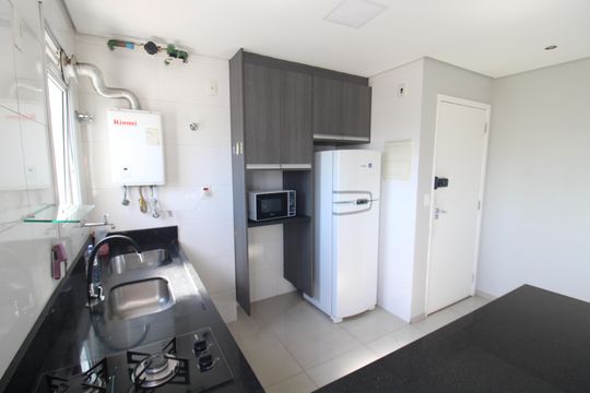 Sala / Cozinha de apartamento para alugar com 1 quarto, 40m² em Carandiru, São Paulo