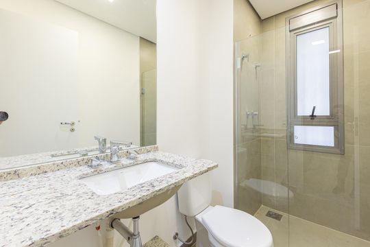 Banheiro da Suíte 1 de apartamento à venda com 2 quartos, 67m² em Indianópolis, São Paulo