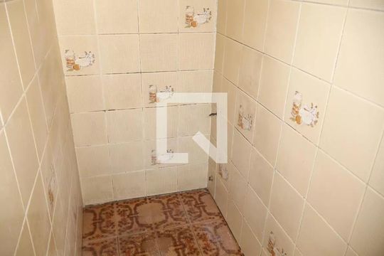 Banheiro social de casa à venda com 4 quartos, 270m² em Vila Darli, São Paulo