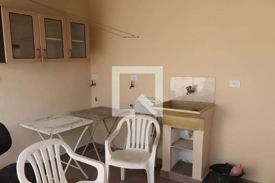 Área comum de casa à venda com 4 quartos, 270m² em Vila Darli, São Paulo