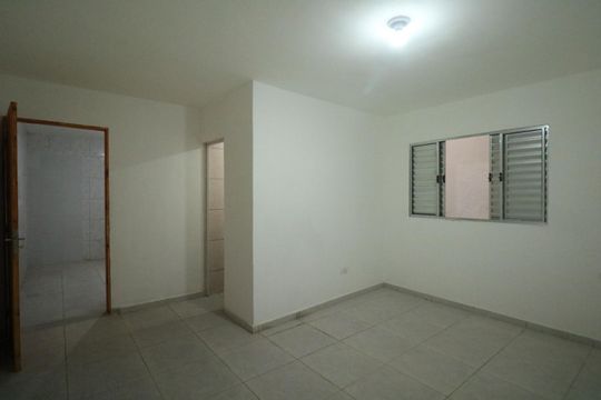 Quarto de casa para alugar com 1 quarto, 20m² em Serraria, Diadema