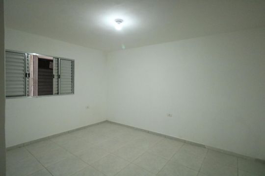 Quarto de casa para alugar com 1 quarto, 20m² em Serraria, Diadema