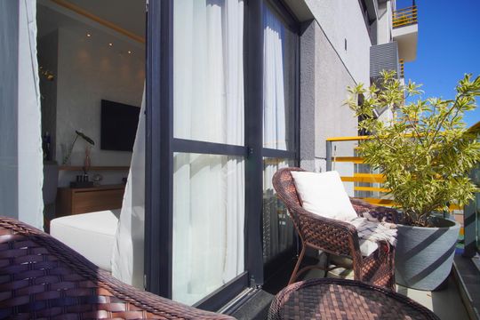 Varanda de apartamento à venda com 1 quarto, 47m² em Jardim do Salso, Porto Alegre