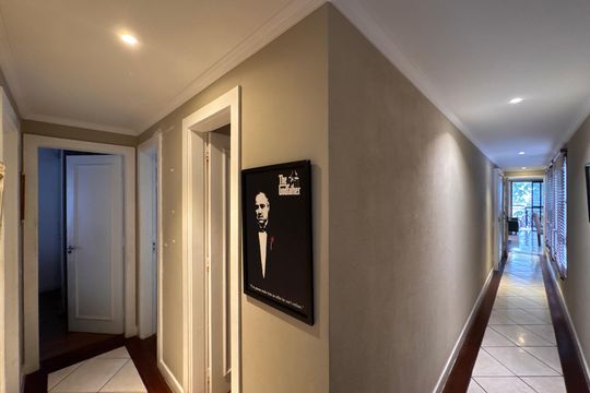 Corredor de apartamento para alugar com 4 quartos, 220m² em Recreio dos Bandeirantes, Rio de Janeiro