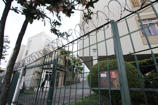 Fachada de apartamento para alugar com 3 quartos, 70m² em Estoril, Belo Horizonte