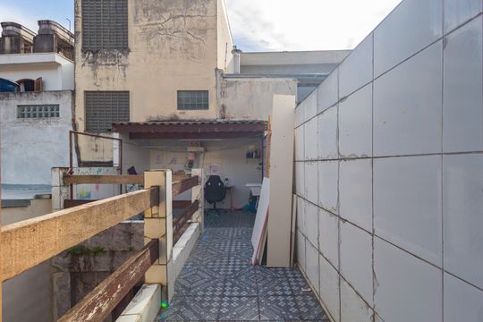 Corredor/Área de Serviço de casa à venda com 3 quartos, 125m² em Água Rasa, São Paulo