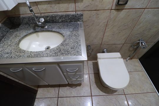Banheiro social  de casa para alugar com 3 quartos, 130m² em Ipiranga, Ribeirão Preto