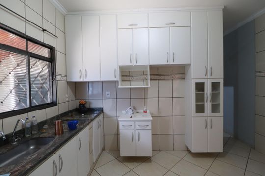 Cozinha  de casa para alugar com 3 quartos, 130m² em Ipiranga, Ribeirão Preto