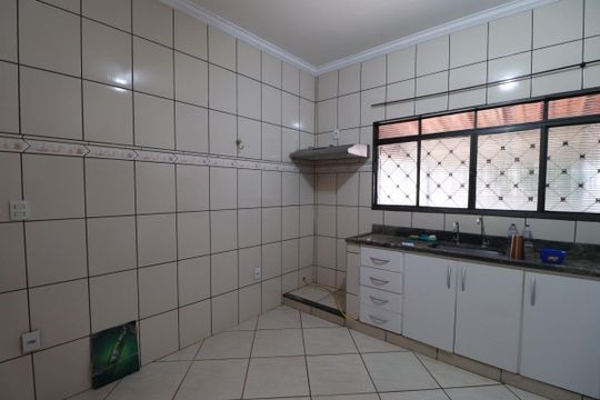 Cozinha  de casa para alugar com 3 quartos, 130m² em Ipiranga, Ribeirão Preto
