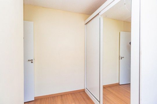 Quarto 2 de apartamento à venda com 2 quartos, 53m² em Rubem Berta, Porto Alegre