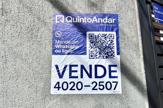 Plaquinha instalada de casa à venda com 2 quartos, 79m² em Vila do Encontro, São Paulo