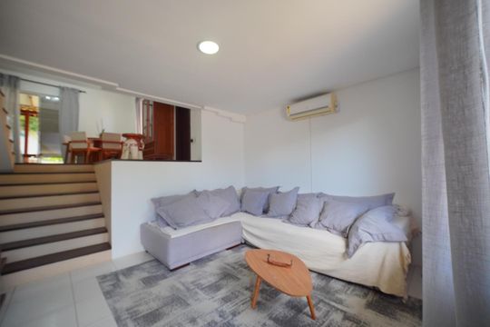 Sala de casa para alugar com 3 quartos, 133m² em Campeche Central, Florianópolis