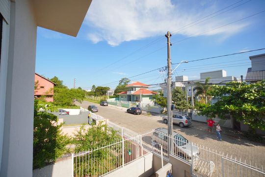 Vista do Quarto 2 de casa para alugar com 3 quartos, 133m² em Campeche Central, Florianópolis