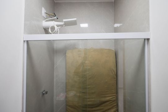 Banheiro 2 de casa à venda com 2 quartos, 90m² em Jardim Guanca, São Paulo