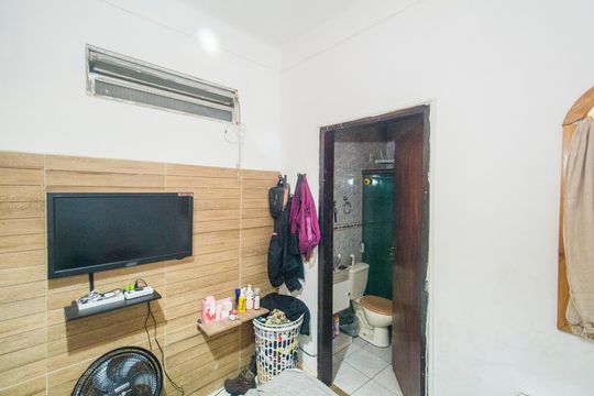 Casa à venda com 2 quartos, 90m² em Realengo, Rio de Janeiro