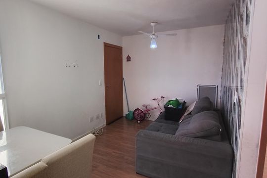 Sala de apartamento para alugar com 2 quartos, 42m² em Parque Santa Rosa, Suzano