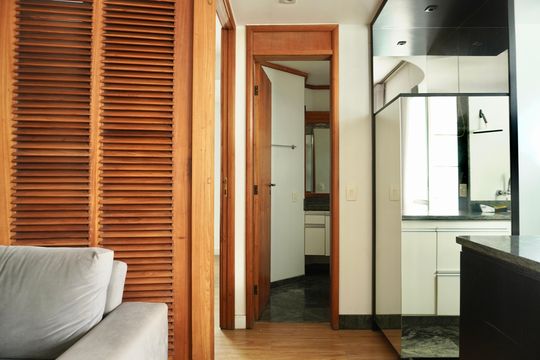 Sala  de kitnet/studio para alugar com 1 quarto, 48m² em Lourdes, Belo Horizonte