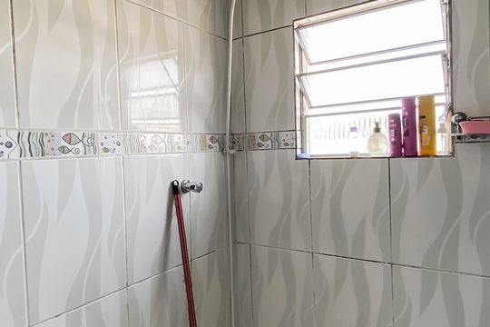Banheiro  de apartamento à venda com 1 quarto, 42m² em Artur Alvim, São Paulo