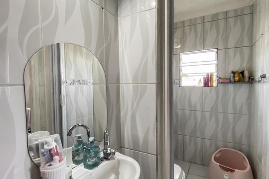 Banheiro  de apartamento à venda com 1 quarto, 42m² em Artur Alvim, São Paulo