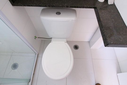 Banheiro de apartamento à venda com 1 quarto, 28m² em Jardim Planalto, São Paulo