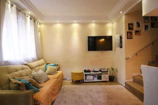 Casa de Condomínio para alugar com 2 quartos, 62m² em Jardim Guairaca, São Paulo