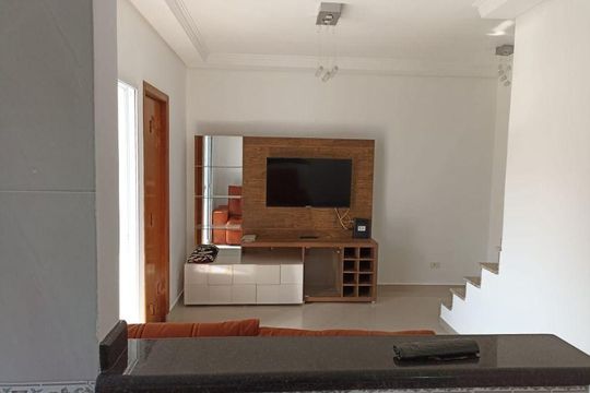 Casa à venda com 2 quartos, 63m² em Vila Cecilia Maria, Santo André