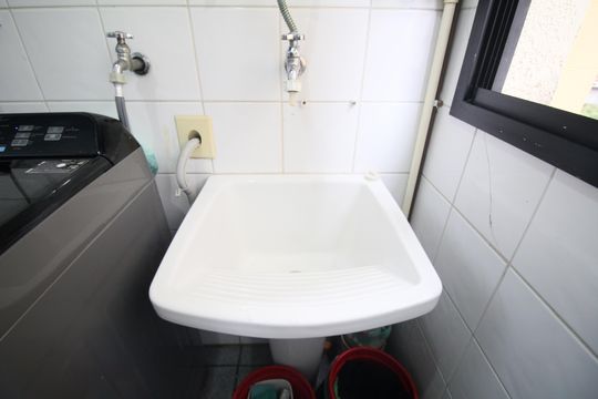 Área de Serviço de apartamento para alugar com 2 quartos, 60m² em Santo Amaro, São Paulo