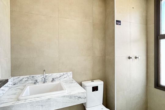 Banheiro da Suíte 1 de apartamento à venda com 2 quartos, 82m² em Moema, São Paulo