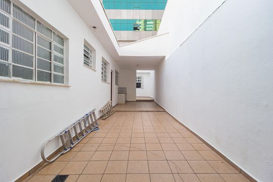 Garagem - Área comum de casa para alugar com 1 quarto, 56m² em Vila Santo Estevão, São Paulo