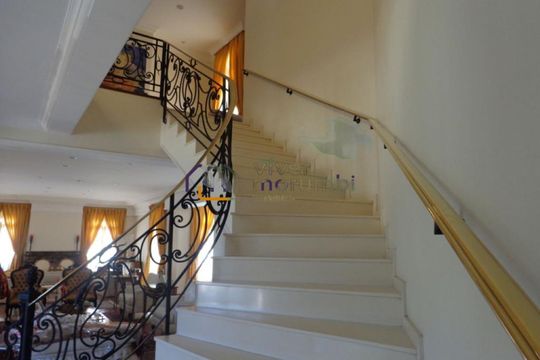 Casa à venda com 4 quartos, 871m² em Jardim Viana, São Paulo