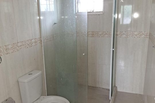 Banheiro de apartamento para alugar com 2 quartos, 100m² em Floresta, Nova Iguaçu